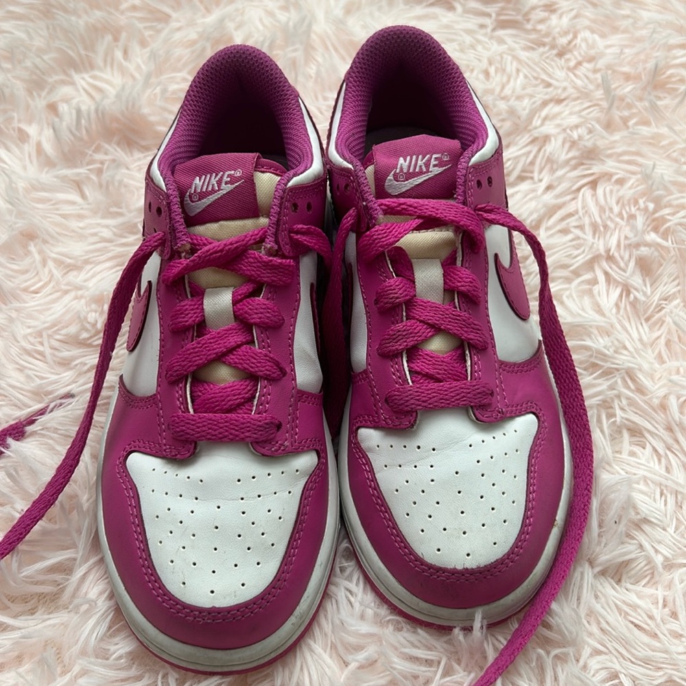 Pink And White Nike Dunks size 1